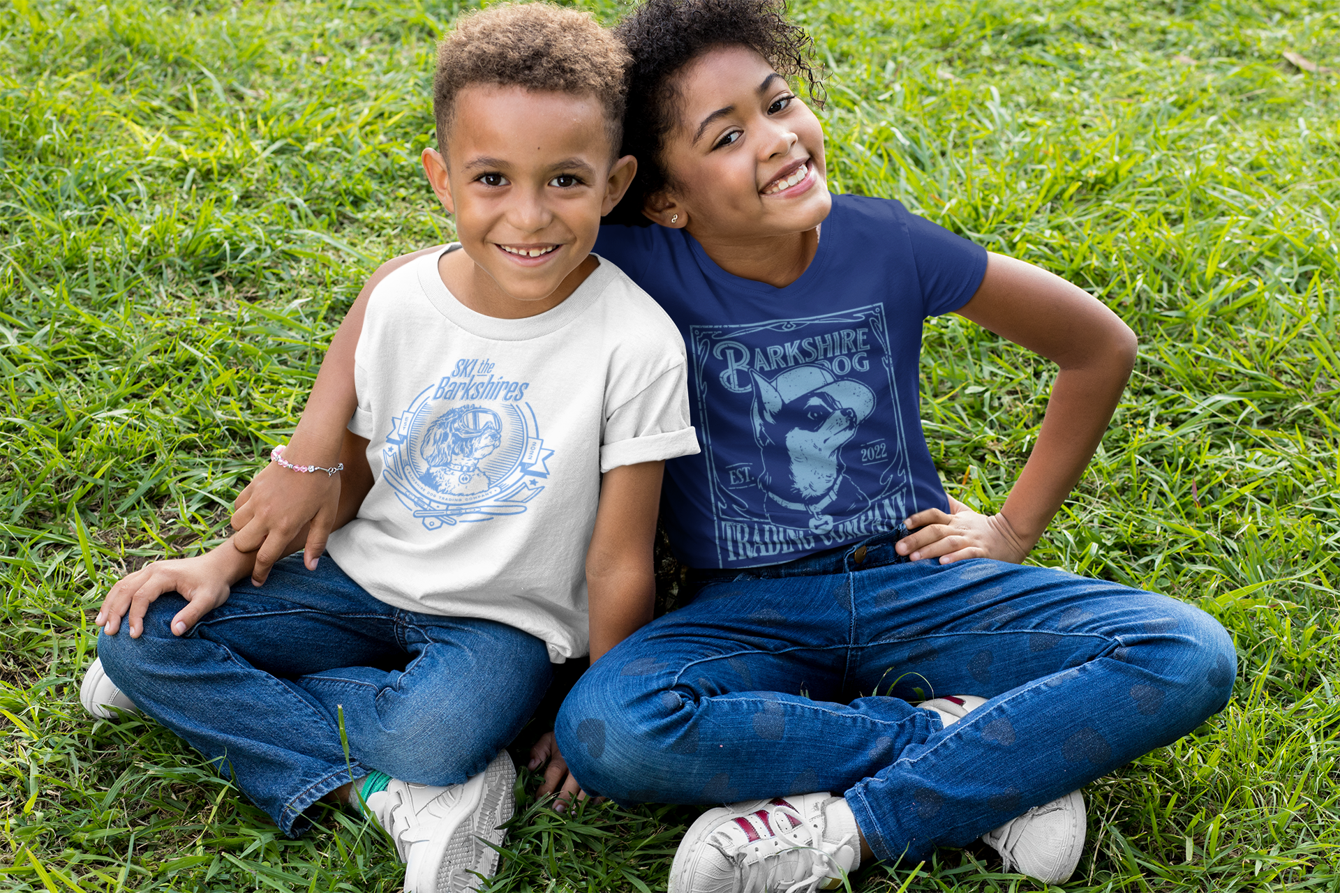 mockup-of-two-siblings-with-customizable-t-shirts-hugging-30591